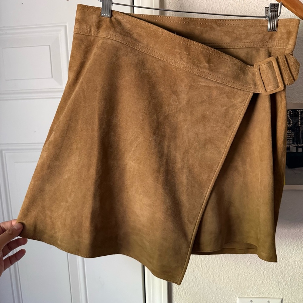 VINCE brown tan goat leather soft buckle detail mini skirt - Picture 2 of 6
